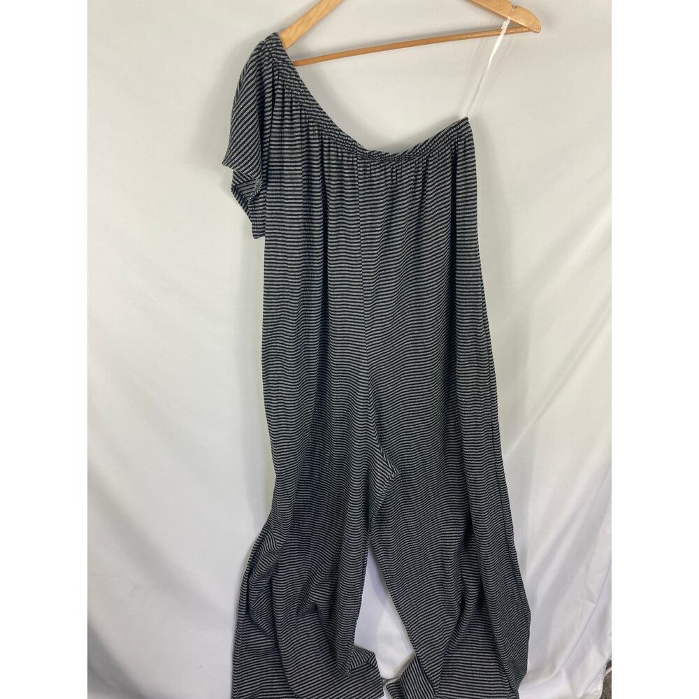 BY TOGETHER sylvia one-shoulder short sleeve jumpsuit in gray Size Medium